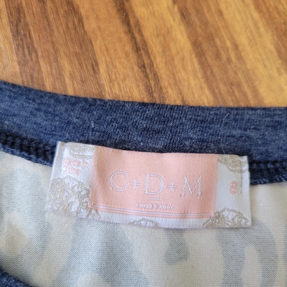 C+D+M Animal Print Color Block Tee Purchased from Filly Flair Size S - Picture 3 of 5